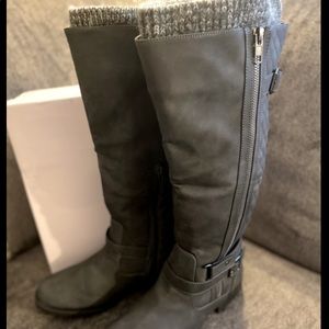 Grey Suede Boots with Knitting and Wide Calf